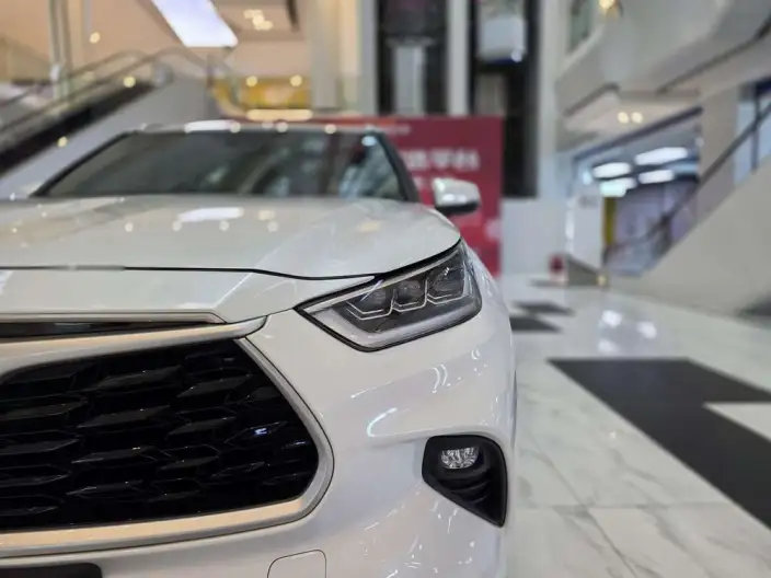 Toyota Highlander 2022 Model Hybrid 2.5L 4WD Premium Edition 7 seat – фото 9