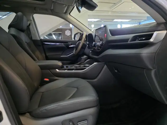 Toyota Highlander 2022 Model Hybrid 2.5L 4WD Premium Edition 7 seat – фото 20