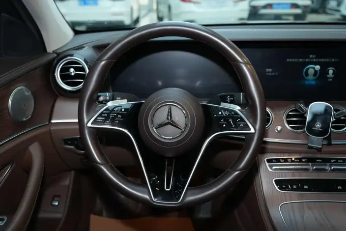 Mercedes-Benz E-Class 2021 Model Facelift E 260 L sedan – фото 17