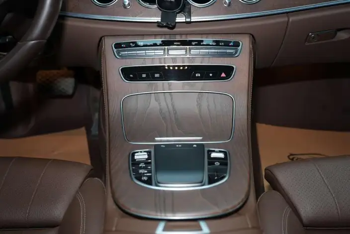 Mercedes-Benz E-Class 2021 Model Facelift E 260 L sedan – фото 18