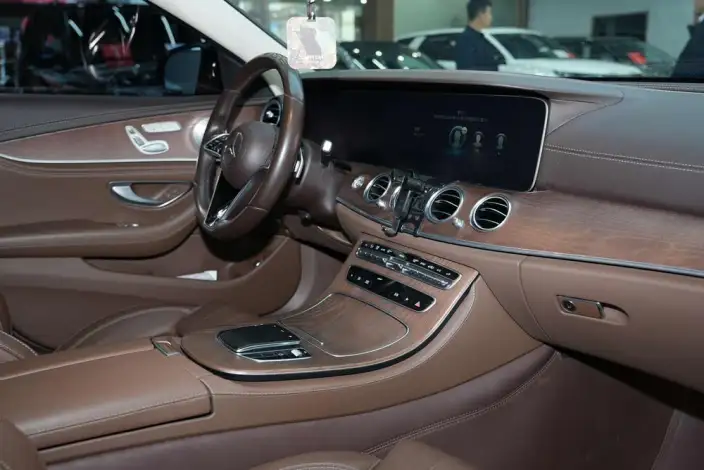 Mercedes-Benz E-Class 2021 Model Facelift E 260 L sedan – фото 20