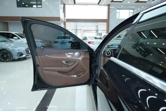 Mercedes-Benz E-Class 2021 Model Facelift E 260 L sedan – фото 23