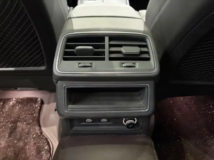 Audi A6L 2024 Model 40 TFSI Luxury Dynamic Model – фото 17