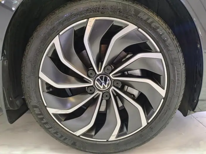 Volkswagen Golf 2023 Model Facelift 280TSI DSG Pro – фото 13