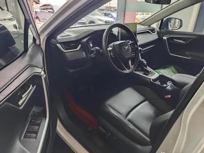 Toyota Wildlander 2022 Model 2.0L 4WD Luxury PLUS Edition – фото 11