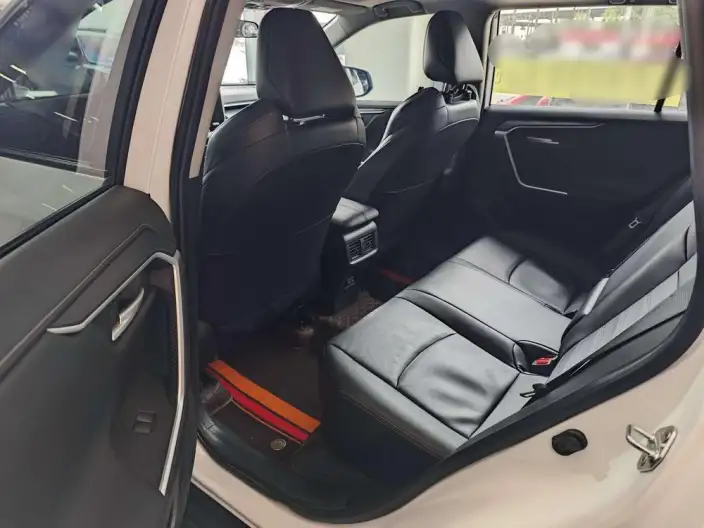Toyota Wildlander 2022 Model 2.0L 4WD Luxury PLUS Edition – фото 12