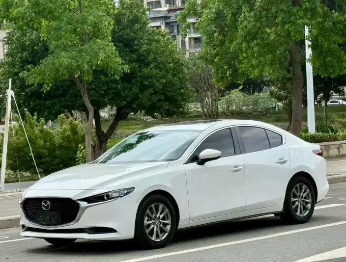 Mazda3 Axela 2021 Model 1.5L Automatic Zhi Model Edition – фото 1