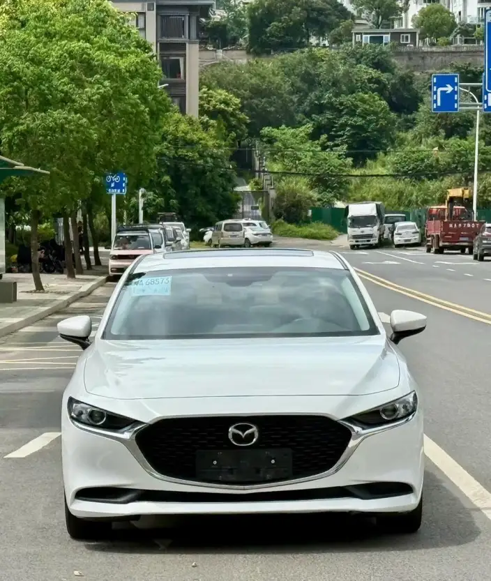 Mazda3 Axela 2021 Model 1.5L Automatic Zhi Model Edition – фото 2