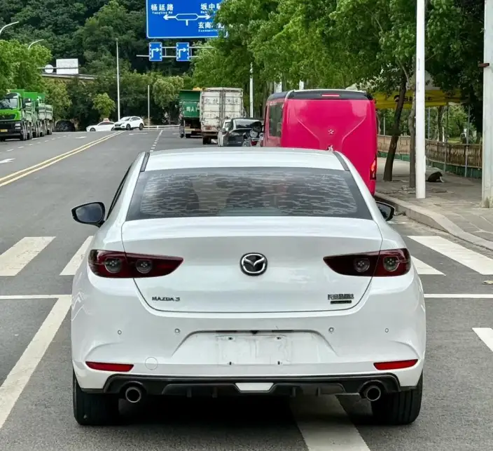 Mazda3 Axela 2021 Model 1.5L Automatic Zhi Model Edition – фото 5