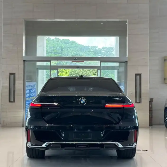 BMW 7 Series 2023 Model 735Li M Sports Set – фото 3