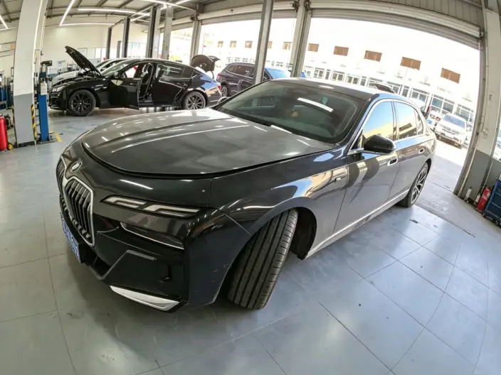 BMW 7 Series 2023 Model 735Li M Sports Set – фото 6