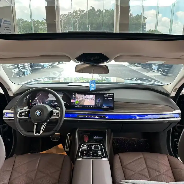 BMW 7 Series 2023 Model 735Li M Sports Set – фото 8