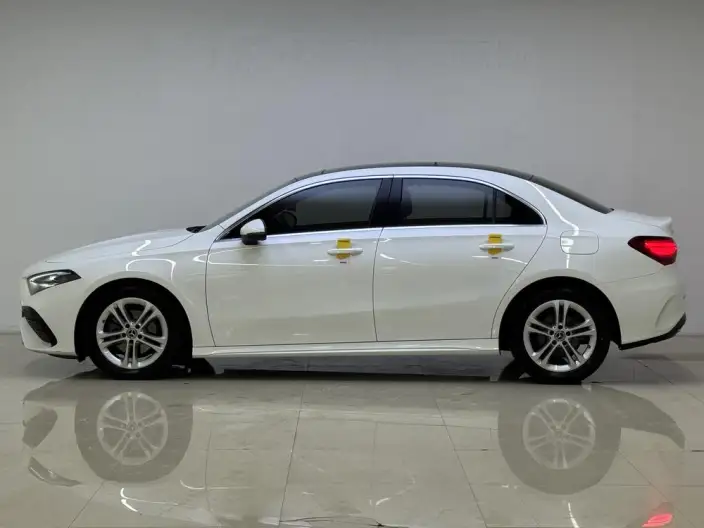 Mercedes-Benz A-class 2024 Model Facelift II A 180 L – фото 4