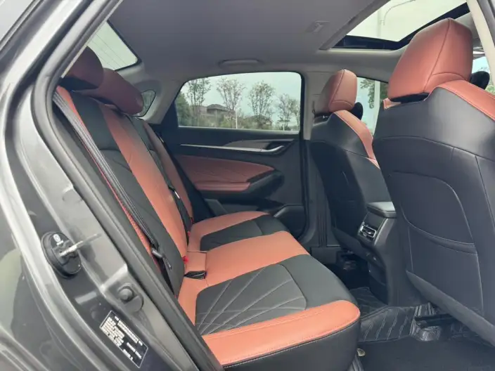 Changan Eado 2023 Model PLUS Changxiang Edition Blue whale NE 1.4T GDI DCT Noble Model – фото 24