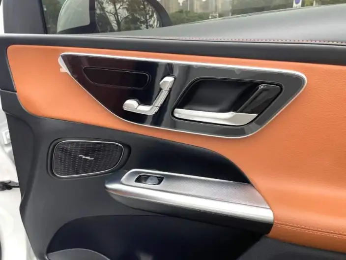 Mercedes-Benz GLC 2024 Model GLC 300 L 4MATIC Dynamic Model 5 seat – фото 11