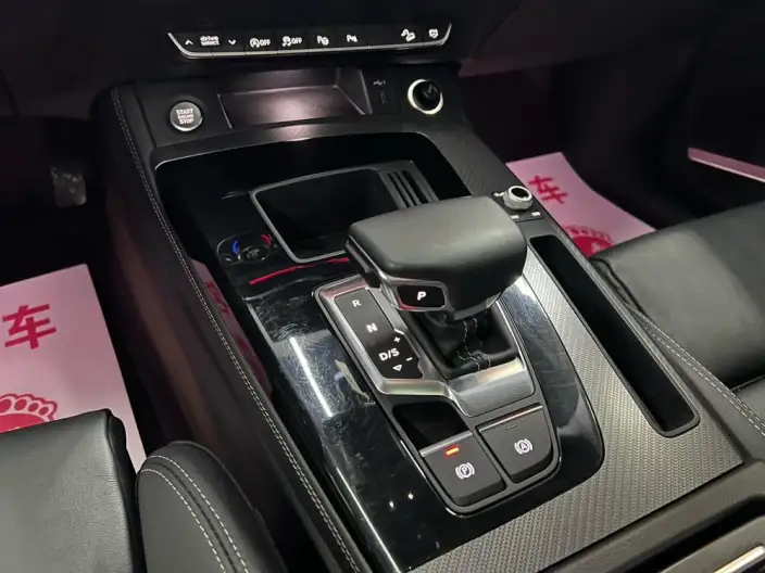 Audi Q5L 2022 Model 45T Luxury Dynamic Model – фото 11