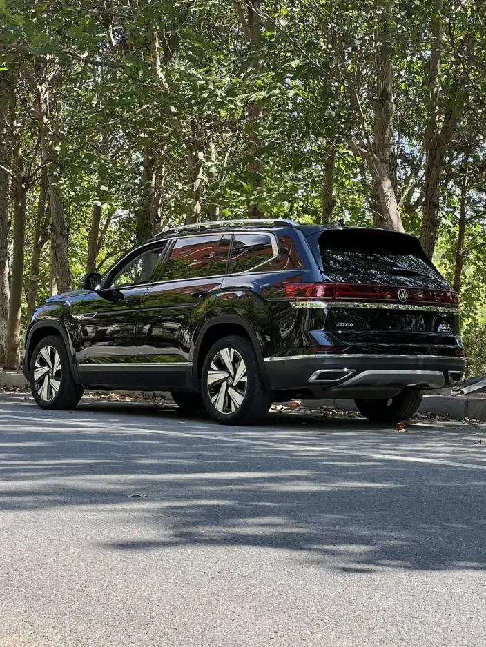 Volkswagen Teramont 2022 Model 530 V6 4WD Respect Deluxe Edition – фото 2