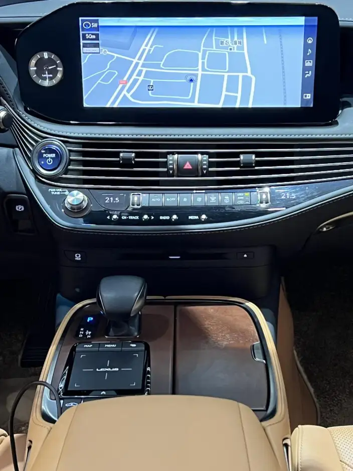 Lexus LS 2021 Model 500h Superior Edition – фото 10
