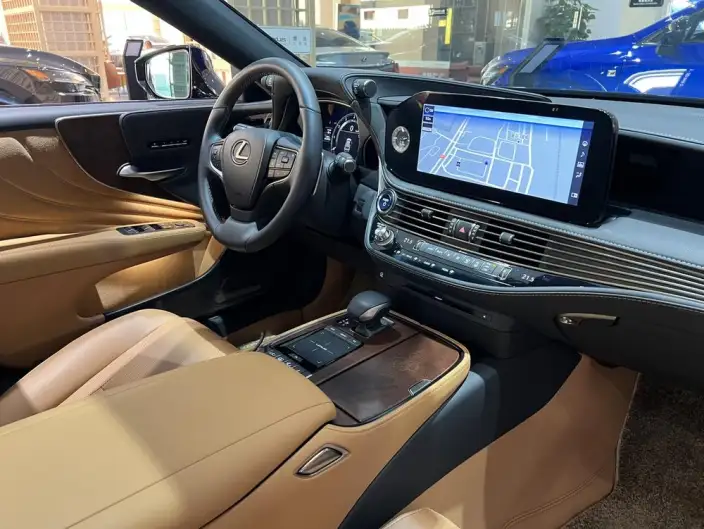 Lexus LS 2021 Model 500h Superior Edition – фото 12