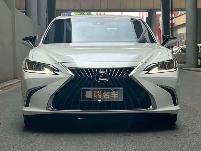 Lexus ES 2024 Model 200 Premium – фото 2