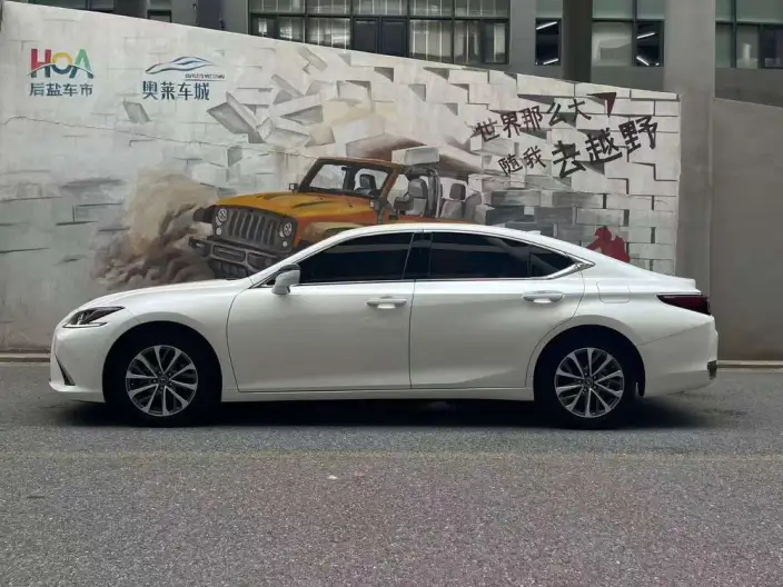 Lexus ES 2024 Model 200 Premium – фото 3