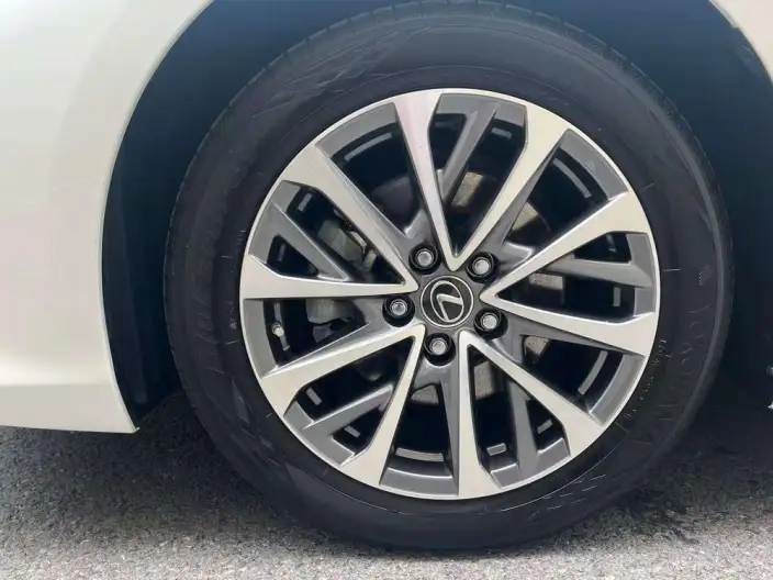 Lexus ES 2024 Model 200 Premium – фото 6
