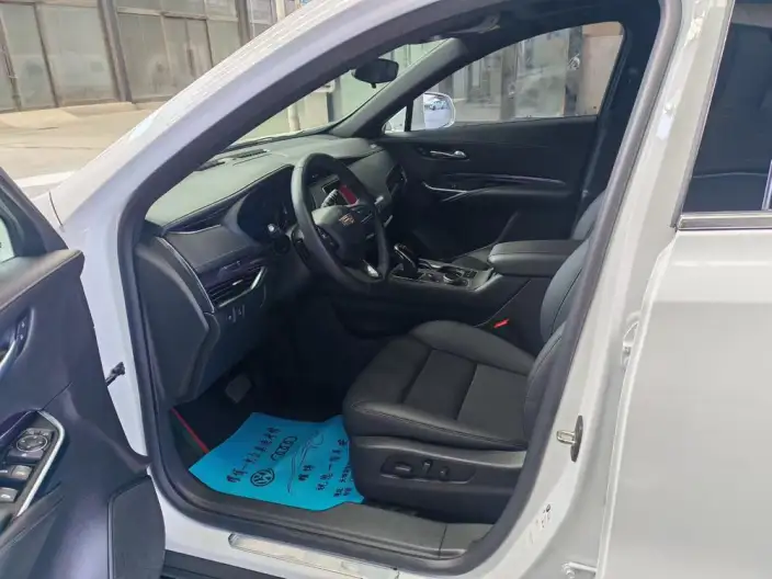 Cadillac XT4 2022 Model 28T 2WD Fashion Model – фото 9