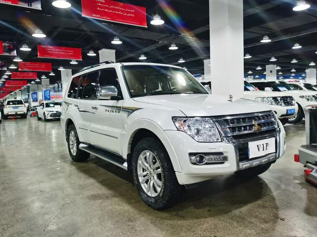 Mitsubishi Pajero Import 2019 3.8L Automatic AWD 7-Seater Parallel Import – фото 3