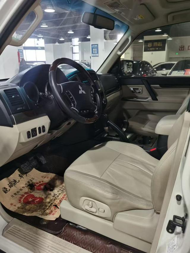 Mitsubishi Pajero Import 2019 3.8L Automatic AWD 7-Seater Parallel Import – фото 6