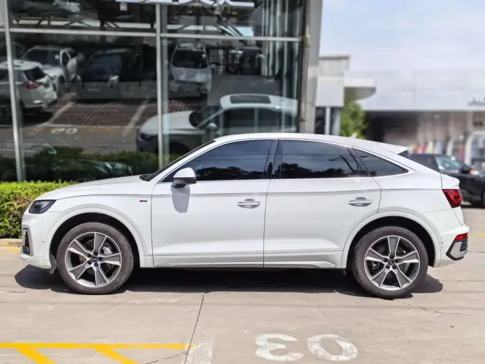 Audi Q5L Sportback 2022 Model Facelift 40 TFSI Luxury Model – фото 3