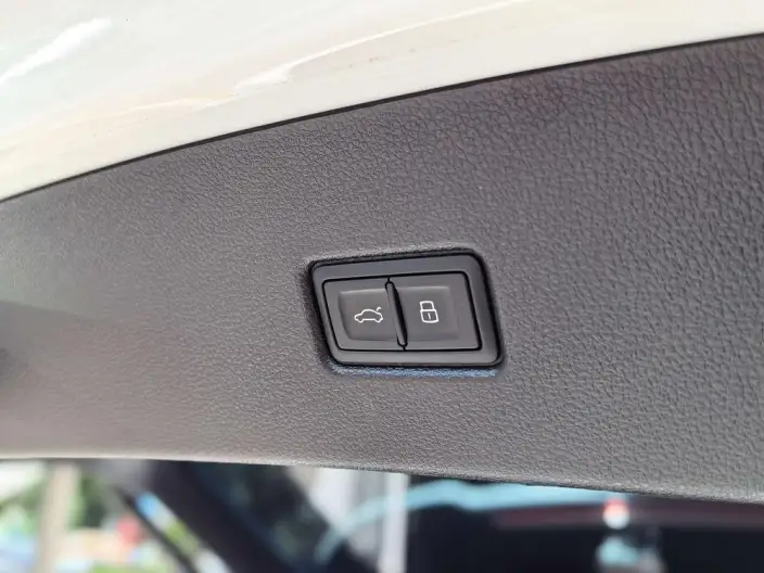 Audi Q5L Sportback 2022 Model Facelift 40 TFSI Luxury Model – фото 11