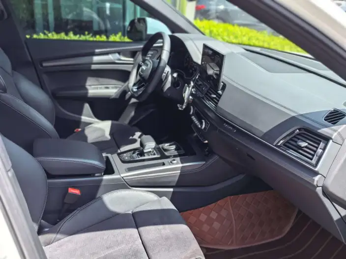 Audi Q5L Sportback 2022 Model Facelift 40 TFSI Luxury Model – фото 17