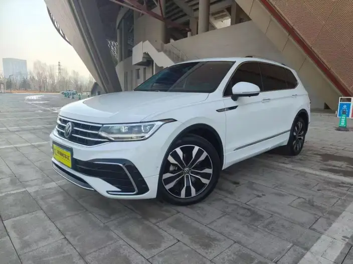 Volkswagen Tiguan L 2022 Model 330TSI Automatic 2WD R-Line Enjoy the version more – фото 1
