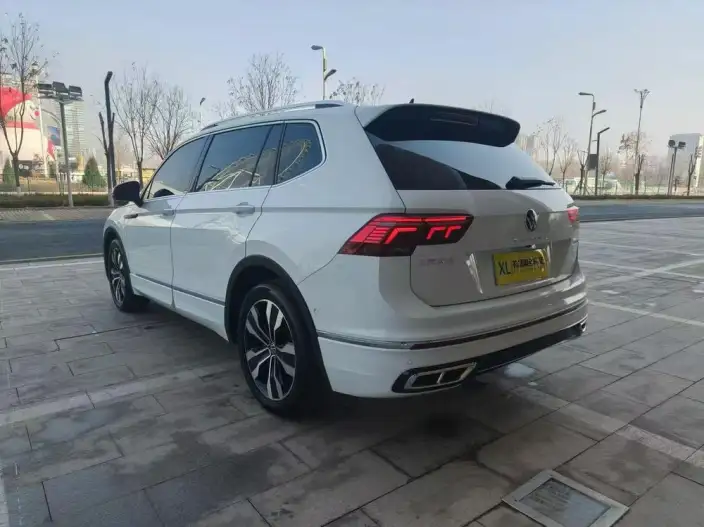 Volkswagen Tiguan L 2022 Model 330TSI Automatic 2WD R-Line Enjoy the version more – фото 4