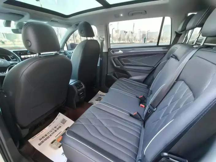 Volkswagen Tiguan L 2022 Model 330TSI Automatic 2WD R-Line Enjoy the version more – фото 9