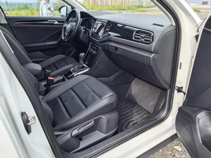 Volkswagen T-Roc 2020 Model 280TSI DSG 2WD Comfort Model – фото 9