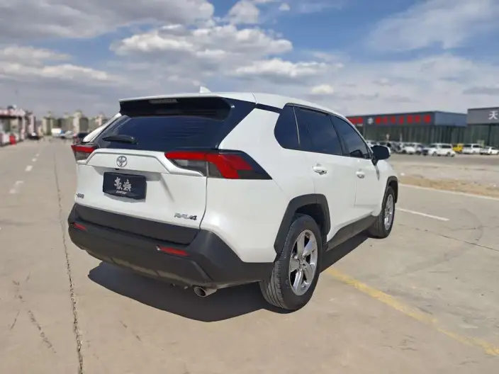 Toyota RAV4 2022 Model 2.0L CVT 2WD Fashion edition – фото 6