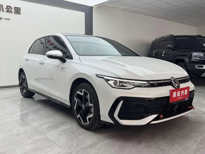 Volkswagen Golf 2025 Model Facelift 300TSI R-Line – фото 3