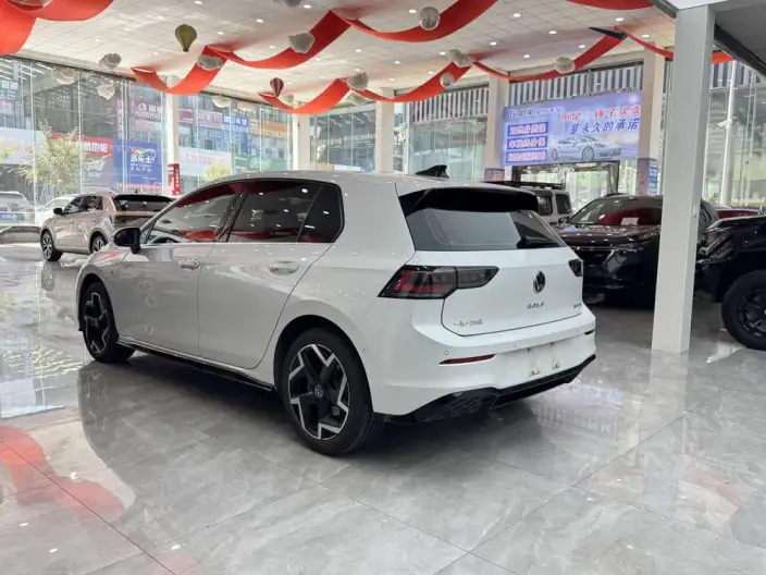 Volkswagen Golf 2025 Model Facelift 300TSI R-Line – фото 4