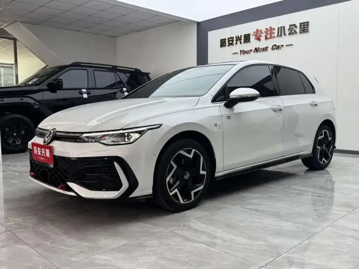 Volkswagen Golf 2025 Model Facelift 300TSI R-Line – фото 7