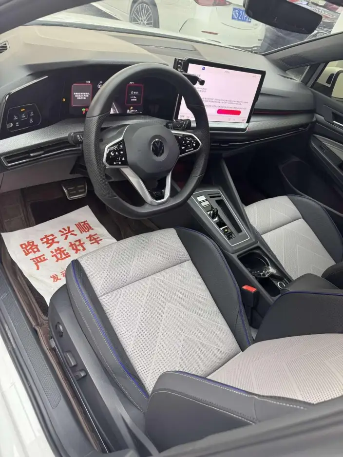 Volkswagen Golf 2025 Model Facelift 300TSI R-Line – фото 8