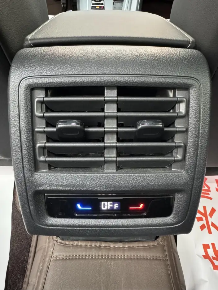 Volkswagen Golf 2025 Model Facelift 300TSI R-Line – фото 10