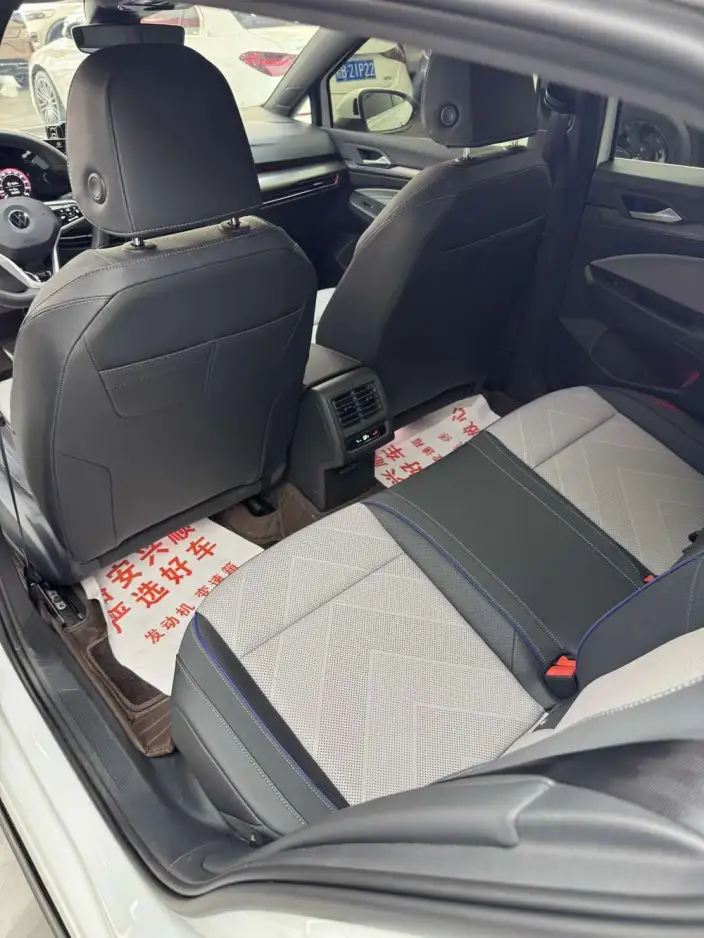 Volkswagen Golf 2025 Model Facelift 300TSI R-Line – фото 18
