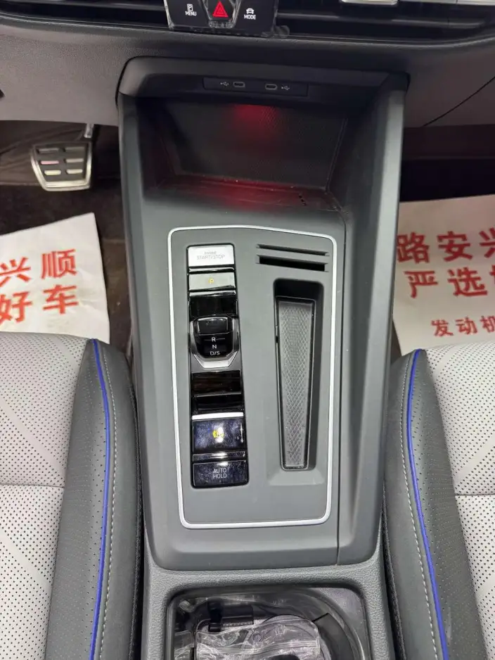 Volkswagen Golf 2025 Model Facelift 300TSI R-Line – фото 19