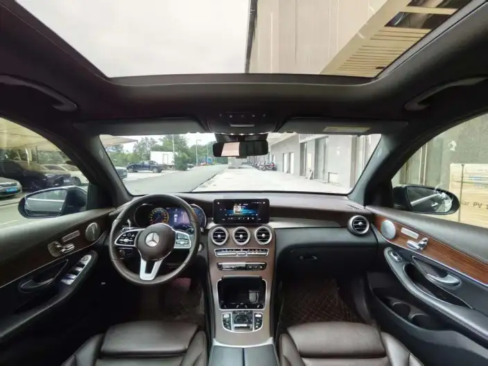 Mercedes-Benz GLC 2020 Model GLC 300 L 4MATIC Luxury Model – фото 6