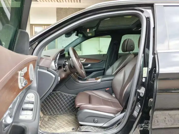Mercedes-Benz GLC 2020 Model GLC 300 L 4MATIC Luxury Model – фото 8