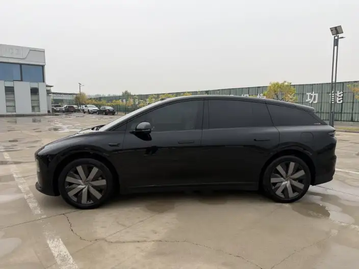 Li Auto i6 2025 Model 4WD Standard Edition – фото 4