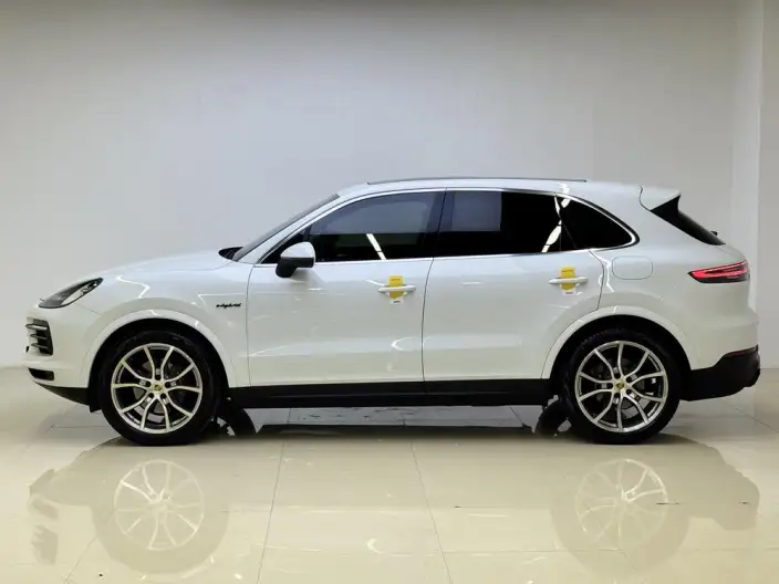 Cayenne E-Hybrid 2021 Model Cayenne E-Hybrid 2.0T – фото 4