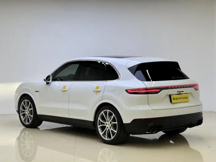 Cayenne E-Hybrid 2021 Model Cayenne E-Hybrid 2.0T – фото 5