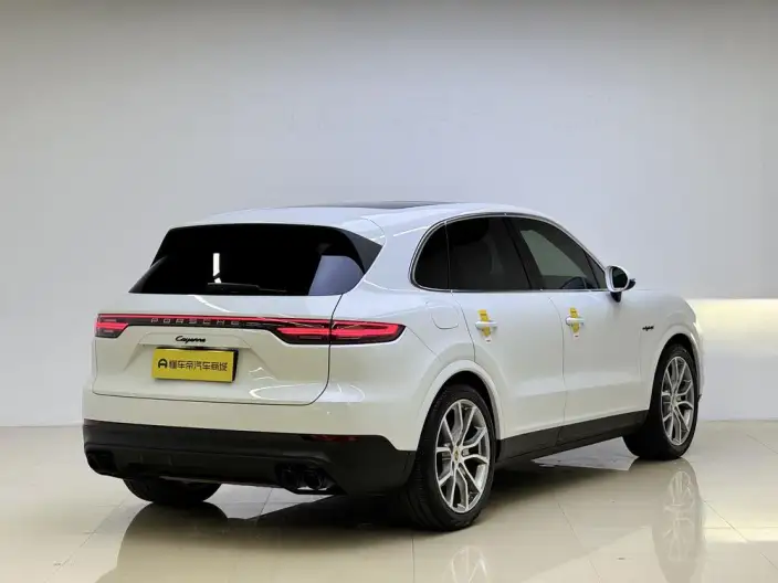 Cayenne E-Hybrid 2021 Model Cayenne E-Hybrid 2.0T – фото 7
